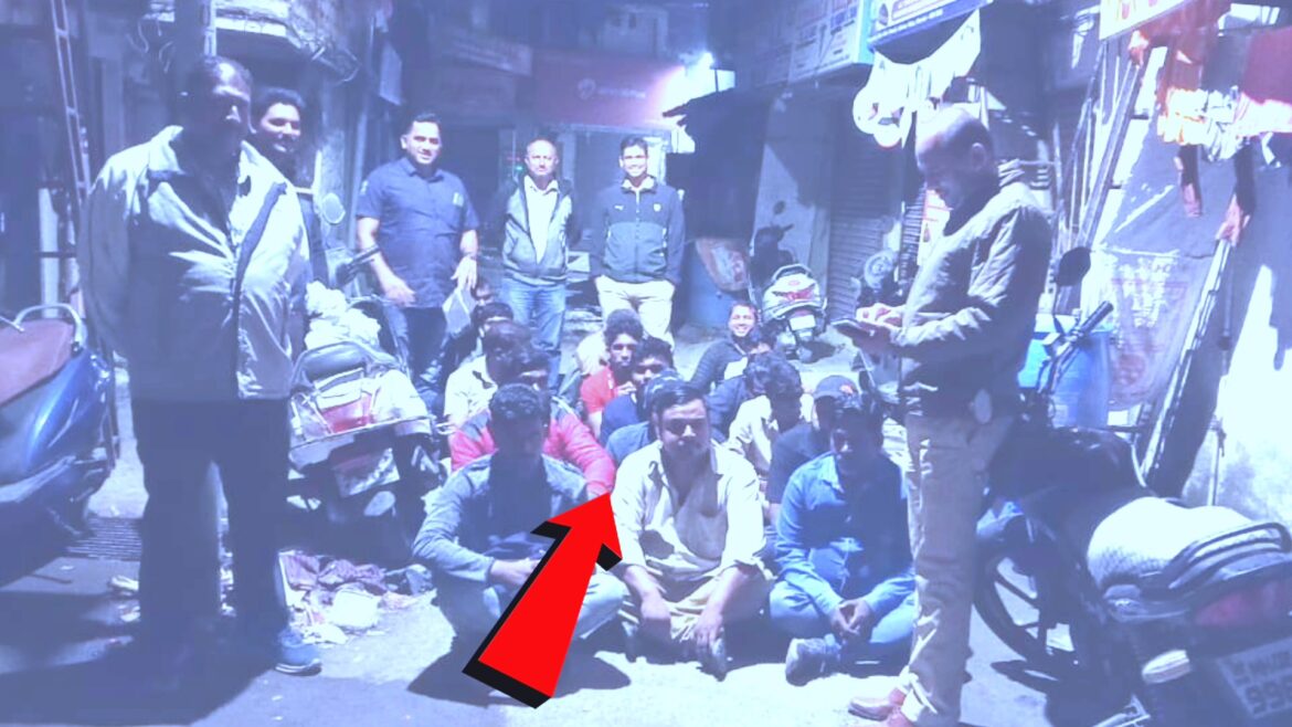 MHB पुलिस ने घर के अंदर जुआ चलाने वाले जुआरियो को रंगेहाथ किया गिरफ्तार।