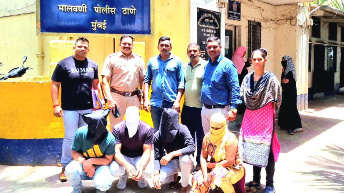 एयरपोर्ट में नौकरी दिलाने के नाम पर ठगी करने वाले 5 आरोपीयो को पुलिस ने दिल्ली से किया गिरफ्तार।