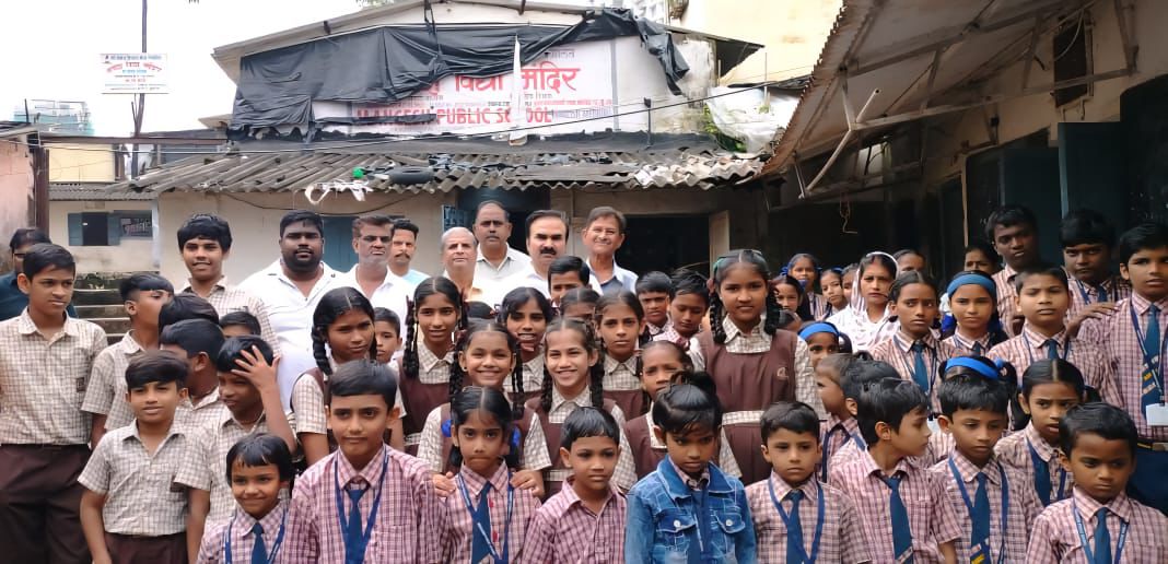 प्रधानमंत्री मोदी के जन्मदिन के उपलक्ष्य पर पूर्व नगरसेवक विनोद मिश्रा महाआरोग्य शिबीर का आयोजन।